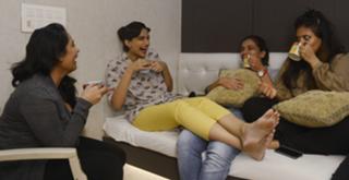 Sonam Kapoor feet photo thumbnail