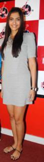 Sonam Kapoor feet photo thumbnail