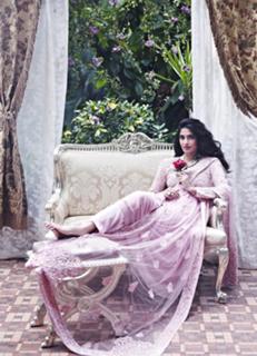 Sonam Kapoor feet photo thumbnail
