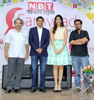 Sonam Kapoor feet photo thumbnail