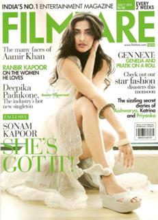 Sonam Kapoor feet photo thumbnail