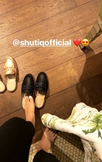 Sonam Kapoor feet photo thumbnail
