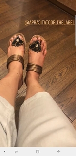 Sonam Kapoor feet photo thumbnail