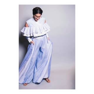 Sonam Kapoor feet photo thumbnail