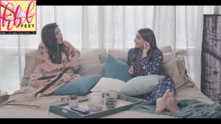 Sonam Kapoor feet photo thumbnail