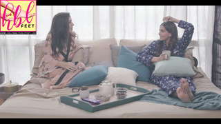 Sonam Kapoor feet photo thumbnail