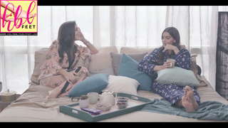 Sonam Kapoor feet photo thumbnail