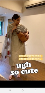 Sonam Kapoor feet photo thumbnail