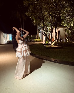 Sonam Kapoor feet photo thumbnail
