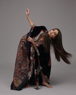 Sonam Kapoor feet photo thumbnail