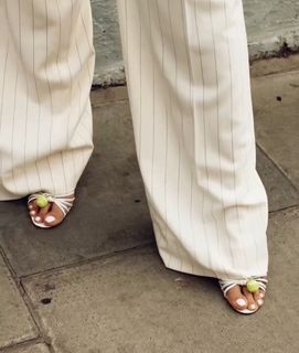 Sonam Kapoor feet photo thumbnail