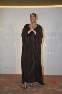 Sonam Kapoor feet photo 11