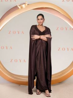 Sonam Kapoor feet photo 8