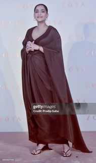 Sonam Kapoor feet photo 5