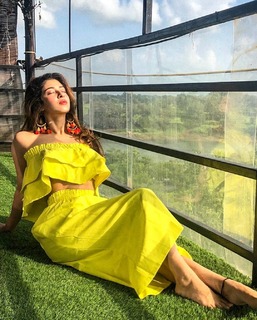 Sonarika Bhadoria feet photo thumbnail