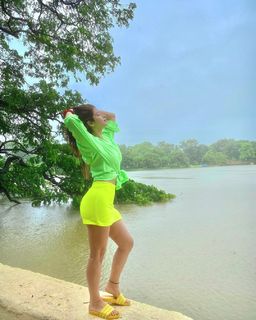 Sonarika Bhadoria feet photo thumbnail