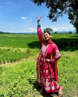 Sonarika Bhadoria feet photo thumbnail