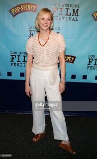 Sondra Locke feet photo 14