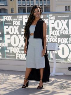 Sonequa Martin-Green feet photo thumbnail