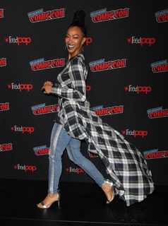Sonequa Martin-Green feet photo thumbnail