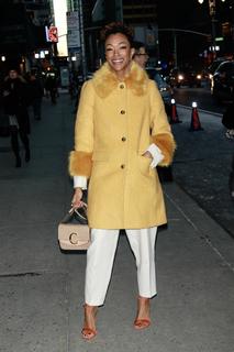 Sonequa Martin-Green feet photo thumbnail