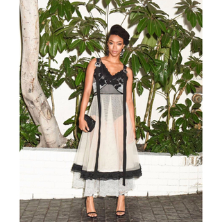 Sonequa Martin-Green feet photo thumbnail