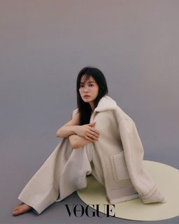 Song Hye-Kyo feet photo thumbnail