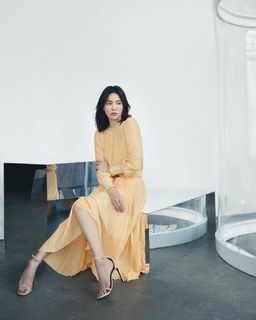 Song Hye-Kyo feet photo thumbnail