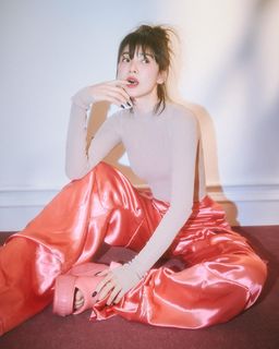 Song Hye-Kyo feet photo thumbnail