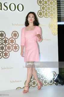Song Hye-Kyo feet photo thumbnail