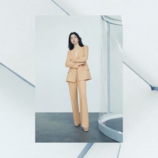 Song Hye-Kyo feet photo thumbnail