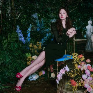 Song Hye-Kyo feet photo thumbnail