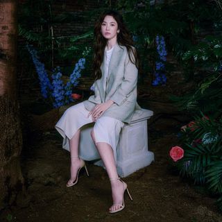 Song Hye-Kyo feet photo thumbnail