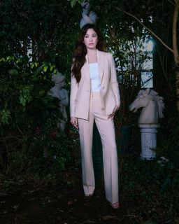 Song Hye-kyo feet photo 7
