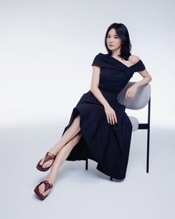 Song Hye-kyo feet photo 9