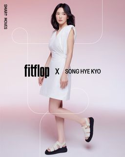 Song Hye-kyo feet photo 4