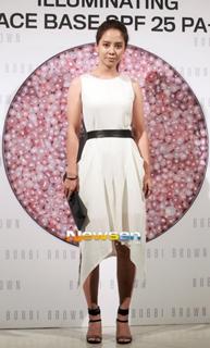 Song Ji-hyo feet photo thumbnail