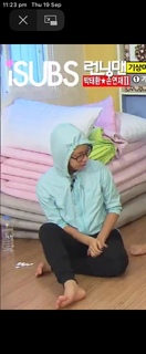 Song Ji-hyo feet photo thumbnail