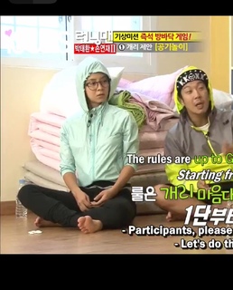 Song Ji-hyo feet photo thumbnail