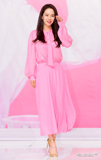 Song Ji-hyo feet photo thumbnail