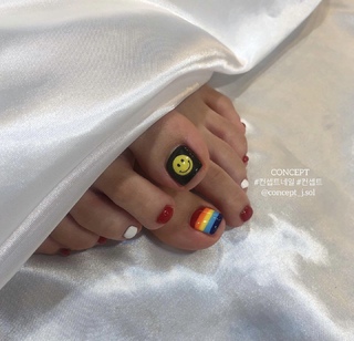 Song Yuqi feet photo thumbnail