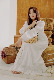 Song Yuqi feet photo thumbnail