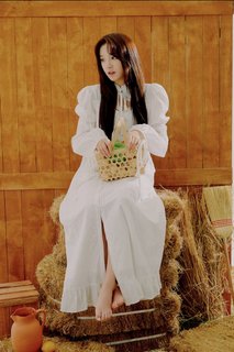 Song Yuqi feet photo thumbnail