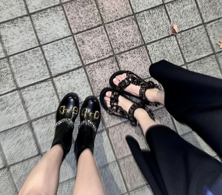 Song Yuqi feet photo thumbnail