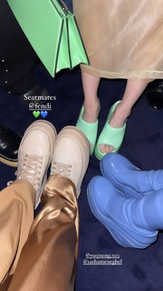 Song Yuqi feet photo thumbnail