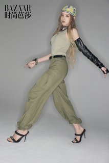 Song Yuqi feet photo thumbnail