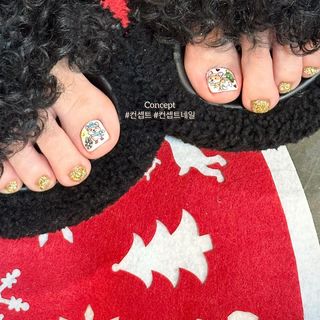 Song Yuqi feet photo thumbnail