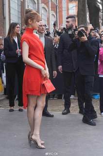 Song Yuqi feet photo thumbnail