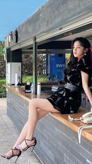 Song Yuqi feet photo thumbnail