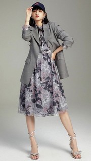 Song Yuqi feet photo thumbnail